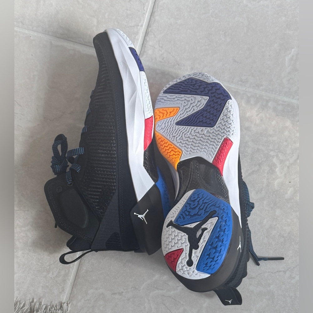 Jordan Kids Sneakers Black with Blue and Yellow Details - Picture 5 of 10